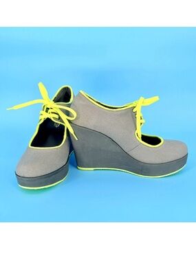 Volatile Kicks Grey Canvas Neon Yellow Platform Wedge Mary Jane Sneakers Size 8